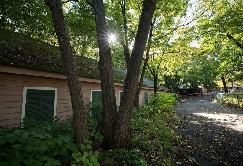 הוסטל The Old Catskill Game Farm Inn