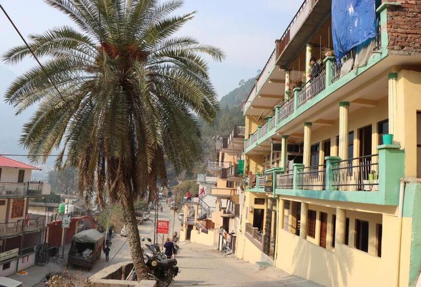 בית מלון כפרי Himalayan Inn