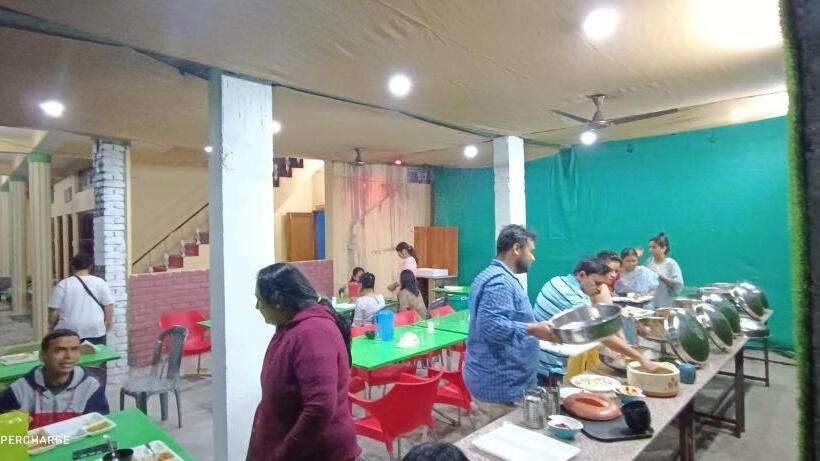 בית מלון כפרי Himalayan Inn