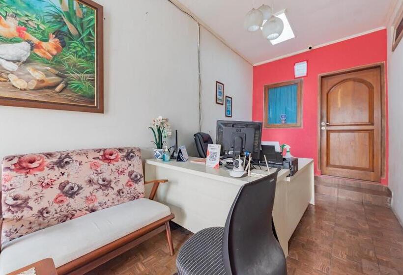 בית מלון כפרי Reddoorz Syariah At Sudirman Street Garut