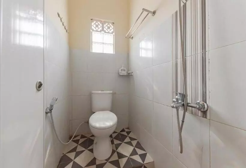 Hotelli Reddoorz Syariah At Sudirman Street Garut