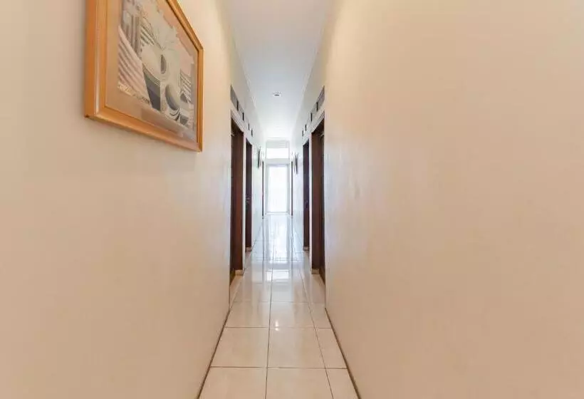 Hotelli Reddoorz Syariah At Sudirman Street Garut