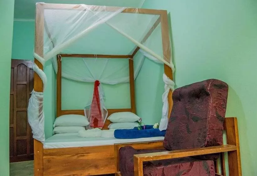 هتل Kilimanjaro Summit Lodge