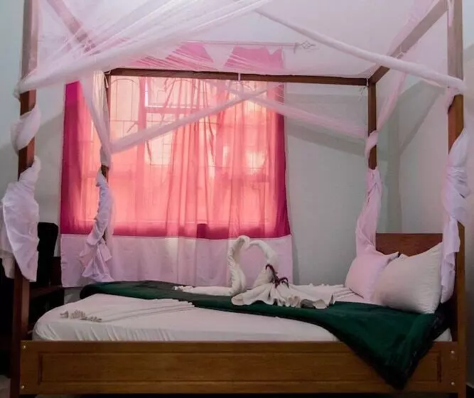 هتل Kilimanjaro Summit Lodge