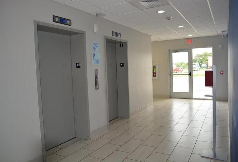 בית מלון כפרי Holiday Inn Express & Suites   Liberal, An Ihg