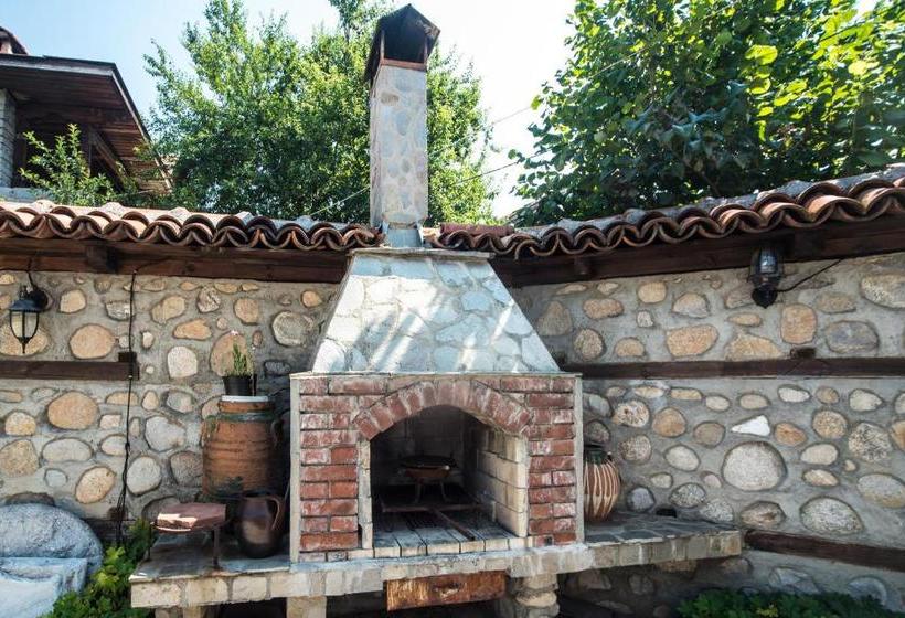 Todeva House Hotel And Tavern