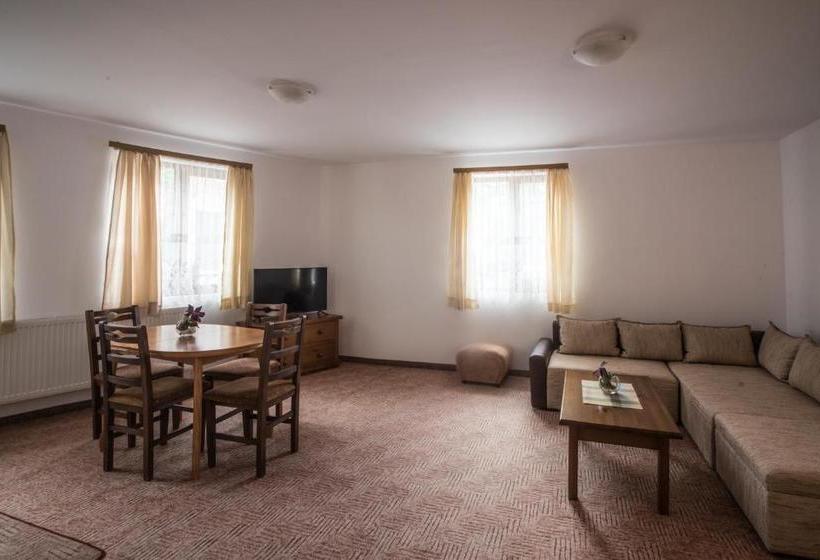 Todeva House Hotel And Tavern