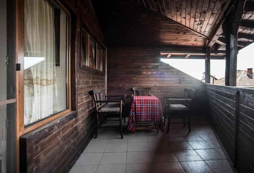 Todeva House Hotel And Tavern