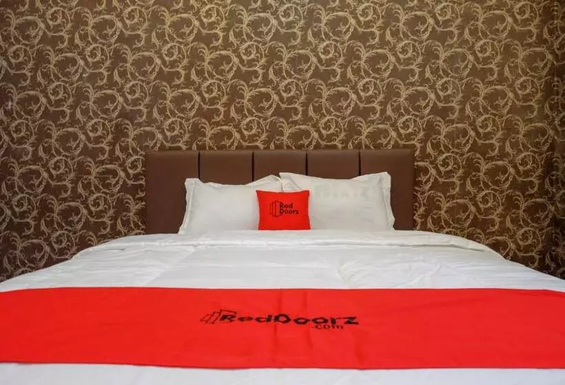 ペンション Reddoorz @ Jalan Pattimura Palu