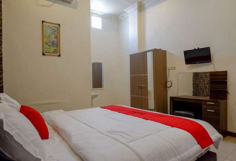 פנסיון Reddoorz @ Jalan Pattimura Palu