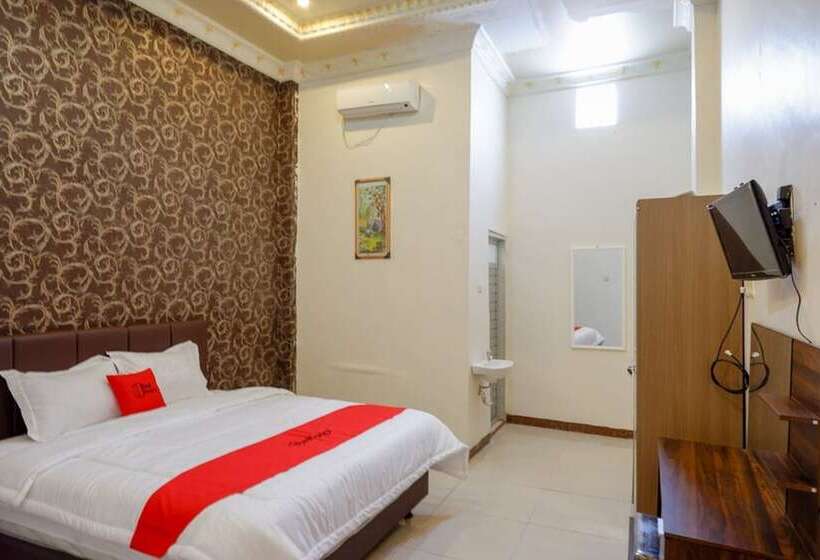 פנסיון Reddoorz @ Jalan Pattimura Palu