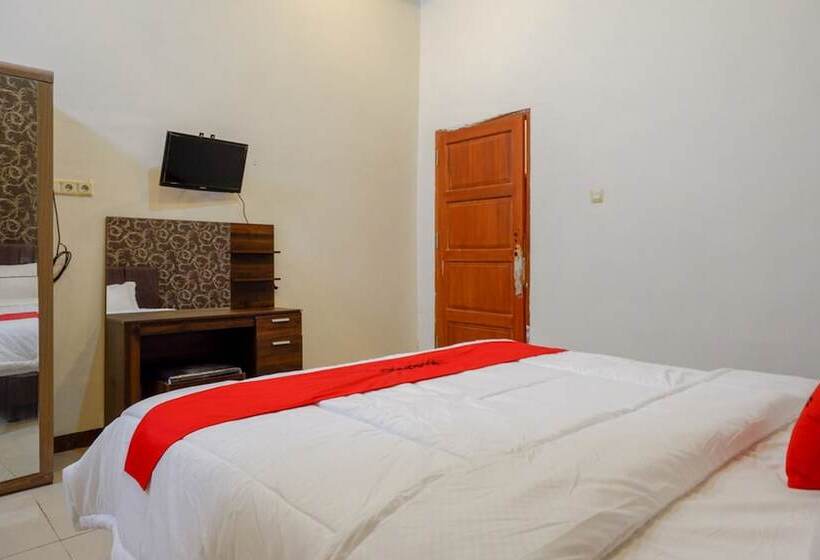 פנסיון Reddoorz @ Jalan Pattimura Palu