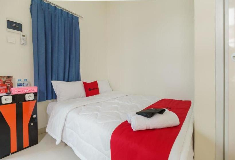 بنسيون Reddoorz @ Pasar Baru 2