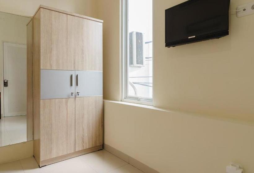 بنسيون Reddoorz @ Pasar Baru 2