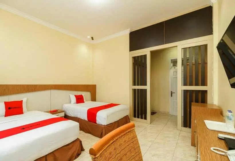 Reddoorz Plus @ Hotel Sempurna Watervang Lubuk Linggau