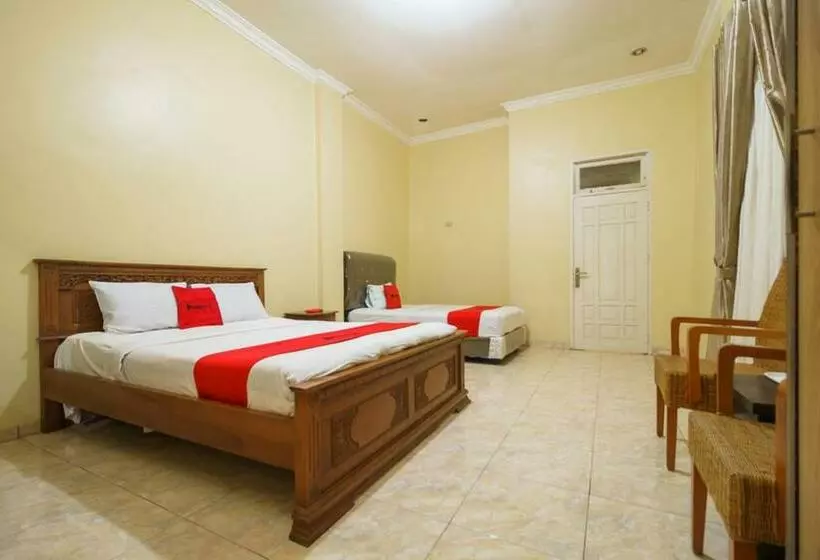 Reddoorz Plus @ Hotel Sempurna Watervang Lubuk Linggau