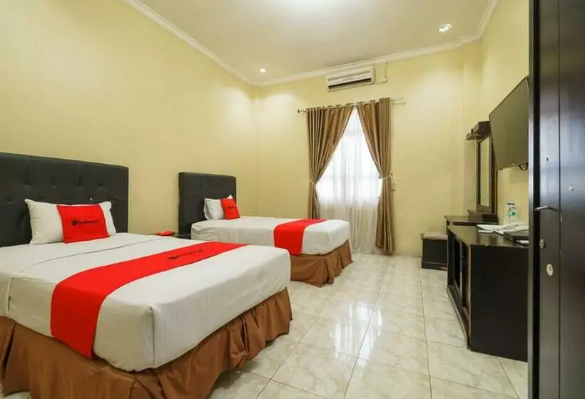 Reddoorz Plus @ Hotel Sempurna Watervang Lubuk Linggau