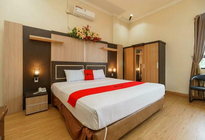 Reddoorz Plus @ Hotel Sempurna Watervang Lubuk Linggau