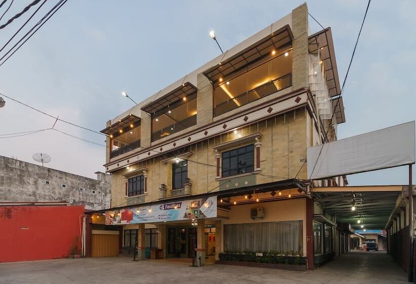 Reddoorz Plus @ Hotel Sempurna Watervang Lubuk Linggau