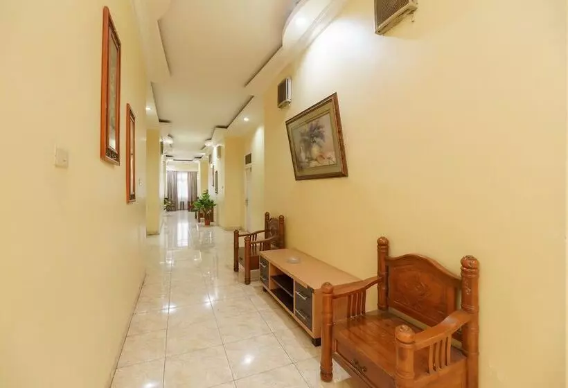 Reddoorz Plus @ Hotel Sempurna Watervang Lubuk Linggau