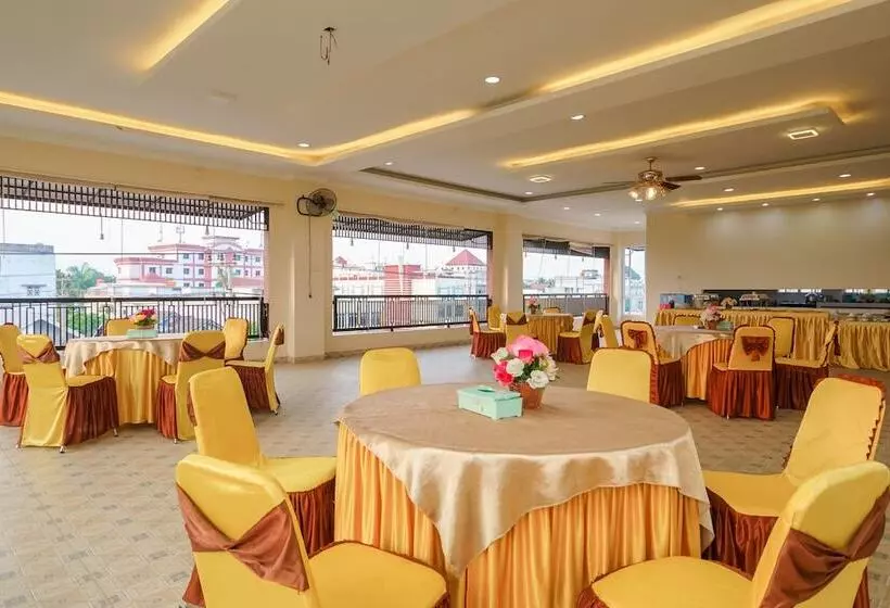 Reddoorz Plus @ Hotel Sempurna Watervang Lubuk Linggau