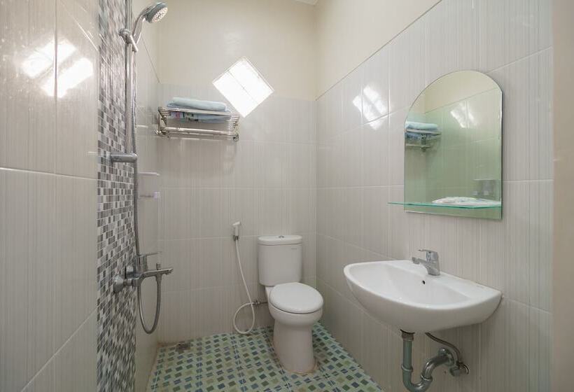 Reddoorz Plus @ Hotel Sempurna Watervang Lubuk Linggau