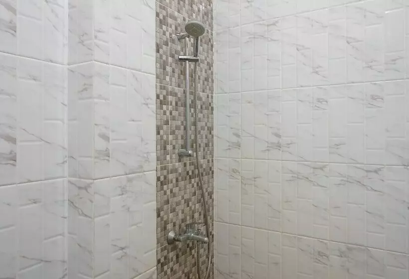 Reddoorz Plus @ Hotel Sempurna Watervang Lubuk Linggau