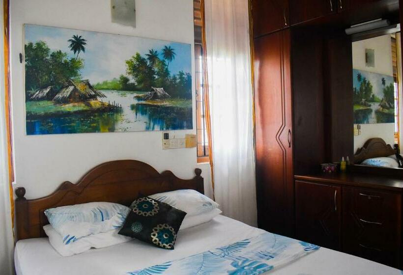 Pension (Hôtel basse catégorie) One Bhakthi