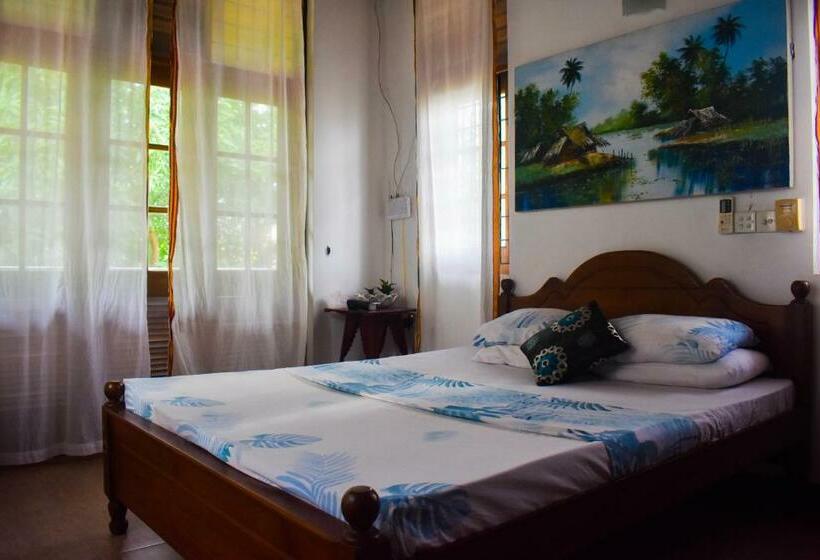 Pension (Hôtel basse catégorie) One Bhakthi