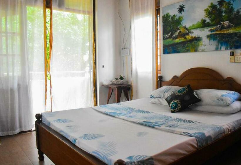 Pension (Hôtel basse catégorie) One Bhakthi