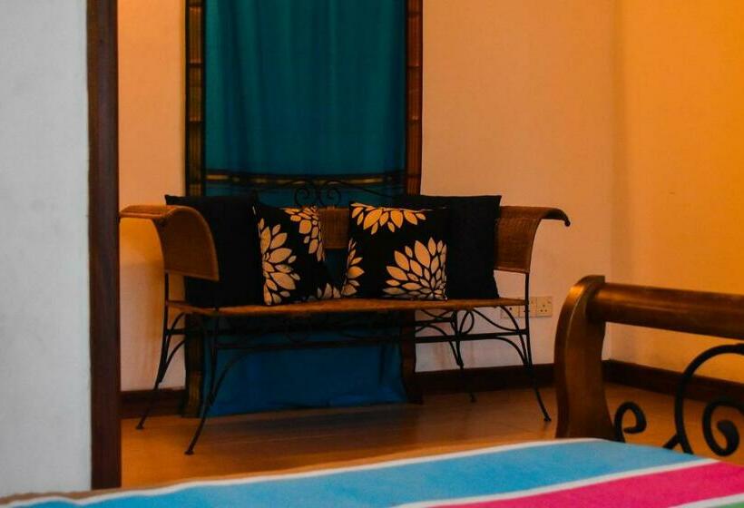 Pension (Hôtel basse catégorie) One Bhakthi