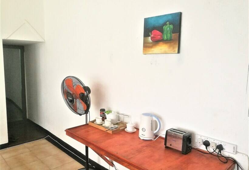 Pension (Hôtel basse catégorie) One Bhakthi