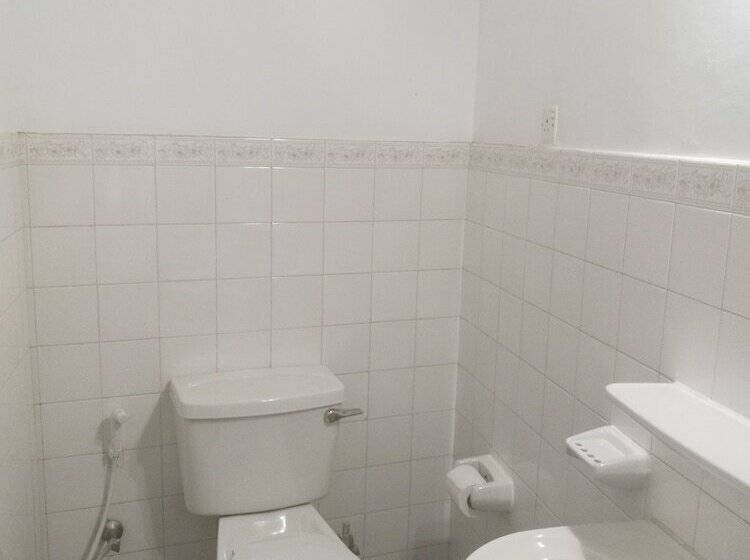 Pension (Hôtel basse catégorie) One Bhakthi