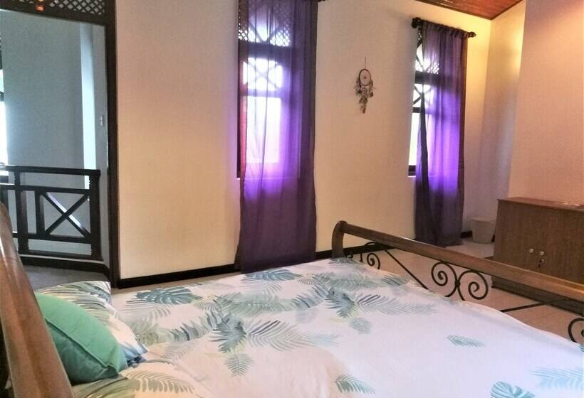 Pension (Hôtel basse catégorie) One Bhakthi