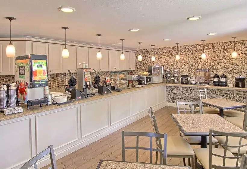 فندق Best Western Of Harbor Springs