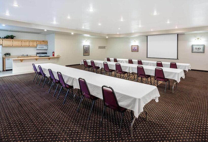 בית מלון כפרי Inn At Lander, Travelodge By Wyndham