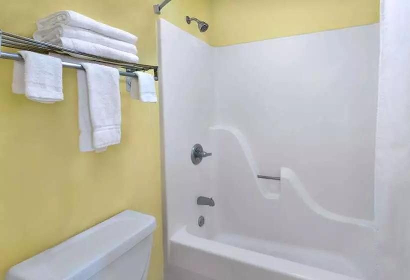 호텔 Super 8 By Wyndham Breaux Bridge