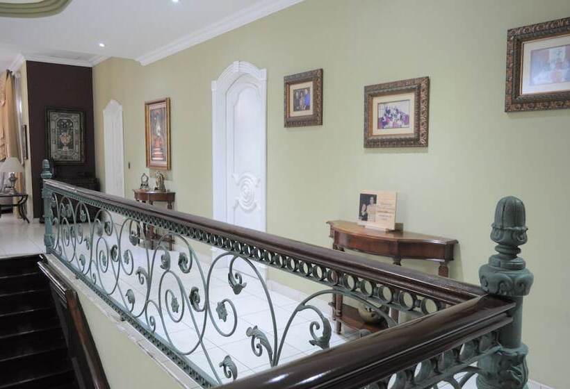 Del Real Bed & Breakfast