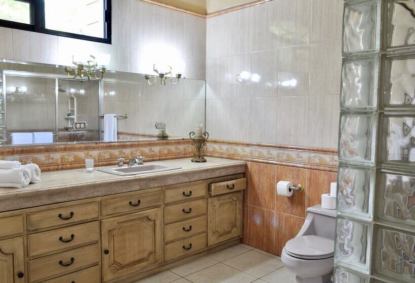 Del Real Bed & Breakfast