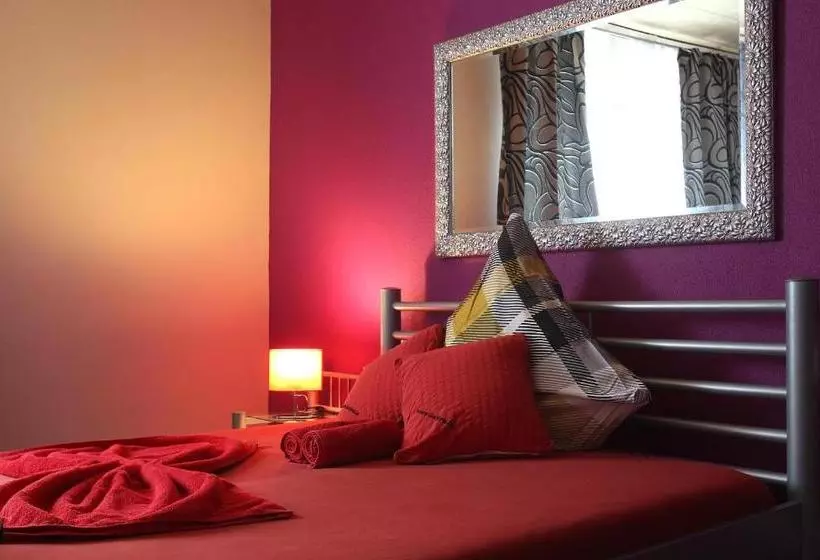 Stundenhotel Lustra