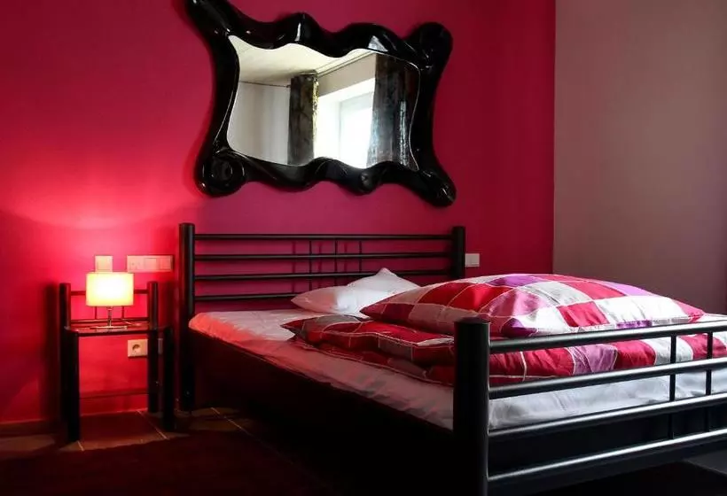 Stundenhotel Lustra