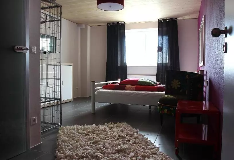 Stundenhotel Lustra