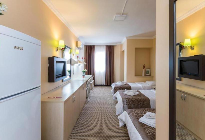 Fotos del hotel Adela:  8