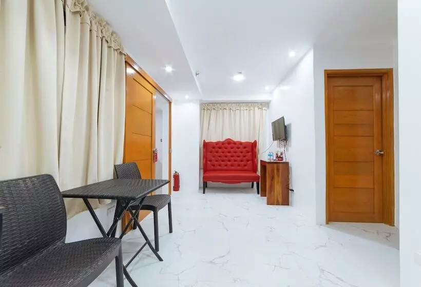 هتل Reddoorz At Dbuilders Rooms Bangkal Makati