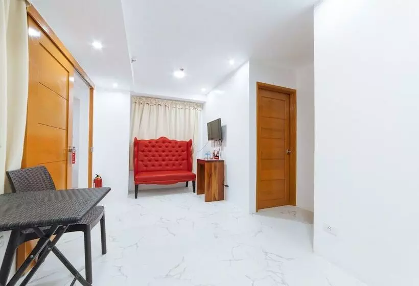 هتل Reddoorz At Dbuilders Rooms Bangkal Makati