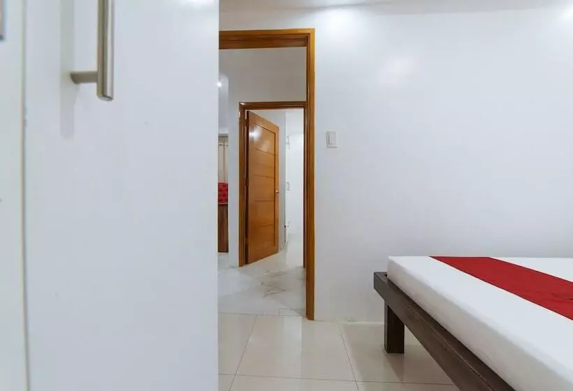 هتل Reddoorz At Dbuilders Rooms Bangkal Makati