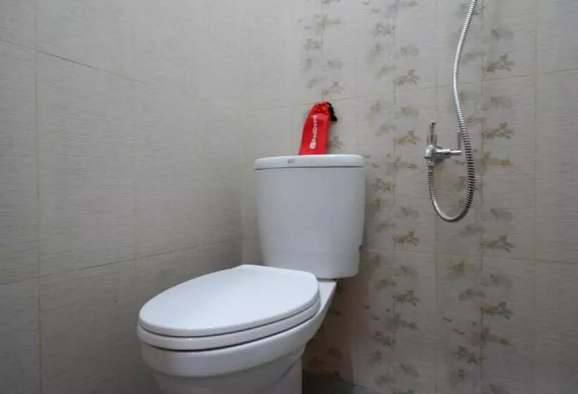 ペンション Reddoorz Syariah Near Stasiun Tegal