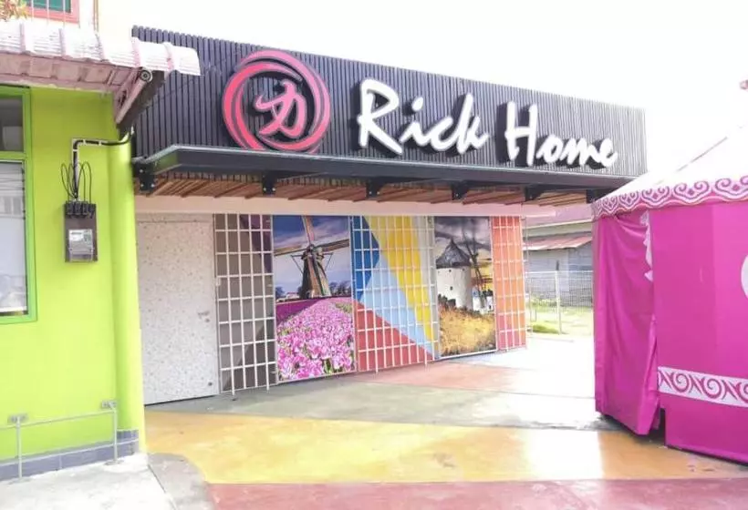 ペンション Rick Home Teluk Intan