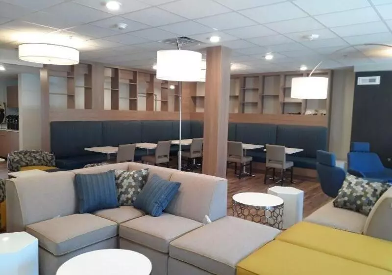 Microtel Inn & Suites By Wyndham Woodland Park