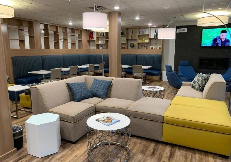 Microtel Inn & Suites By Wyndham Woodland Park